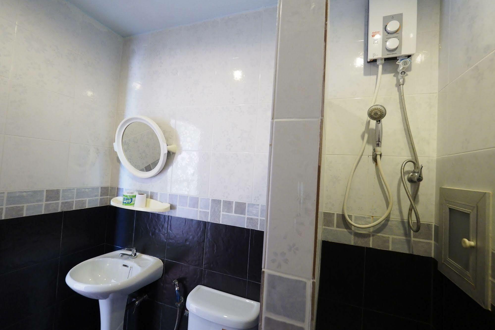 Fan Dee Hostel Koh Lanta Ngoại thất bức ảnh
