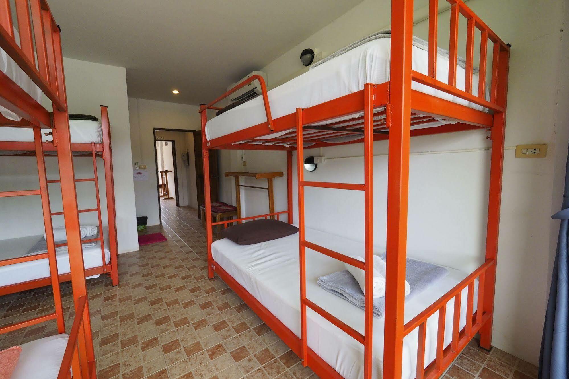 Fan Dee Hostel Koh Lanta Ngoại thất bức ảnh